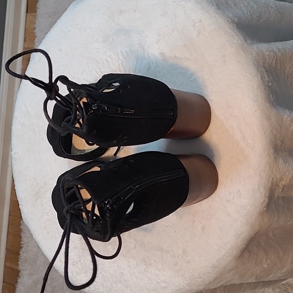 Nine West Women's Suede Strappy PeepToe - Picture 5 of 12